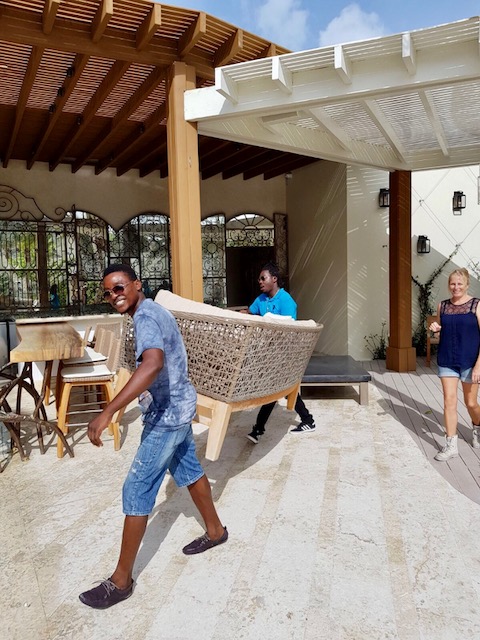 Setting the furniture in the Courtyard.